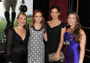 Las verdaderas y las actrices: Leigh Anne Tuohy, Lily Collins, Sandra Bullock y Collins Tuohy